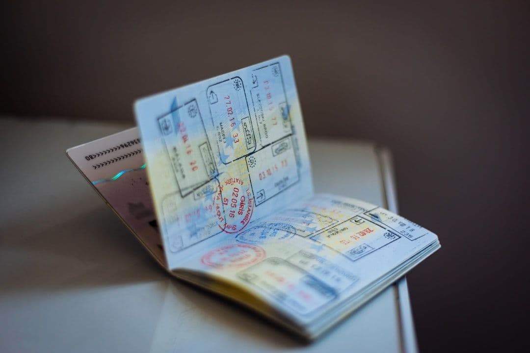 Pasaporte español en 2 años: guía completa para iberoamericanos