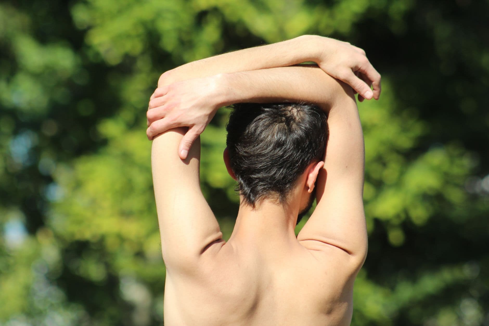Estirar antes de entrenar: el mito que puede lesionarte