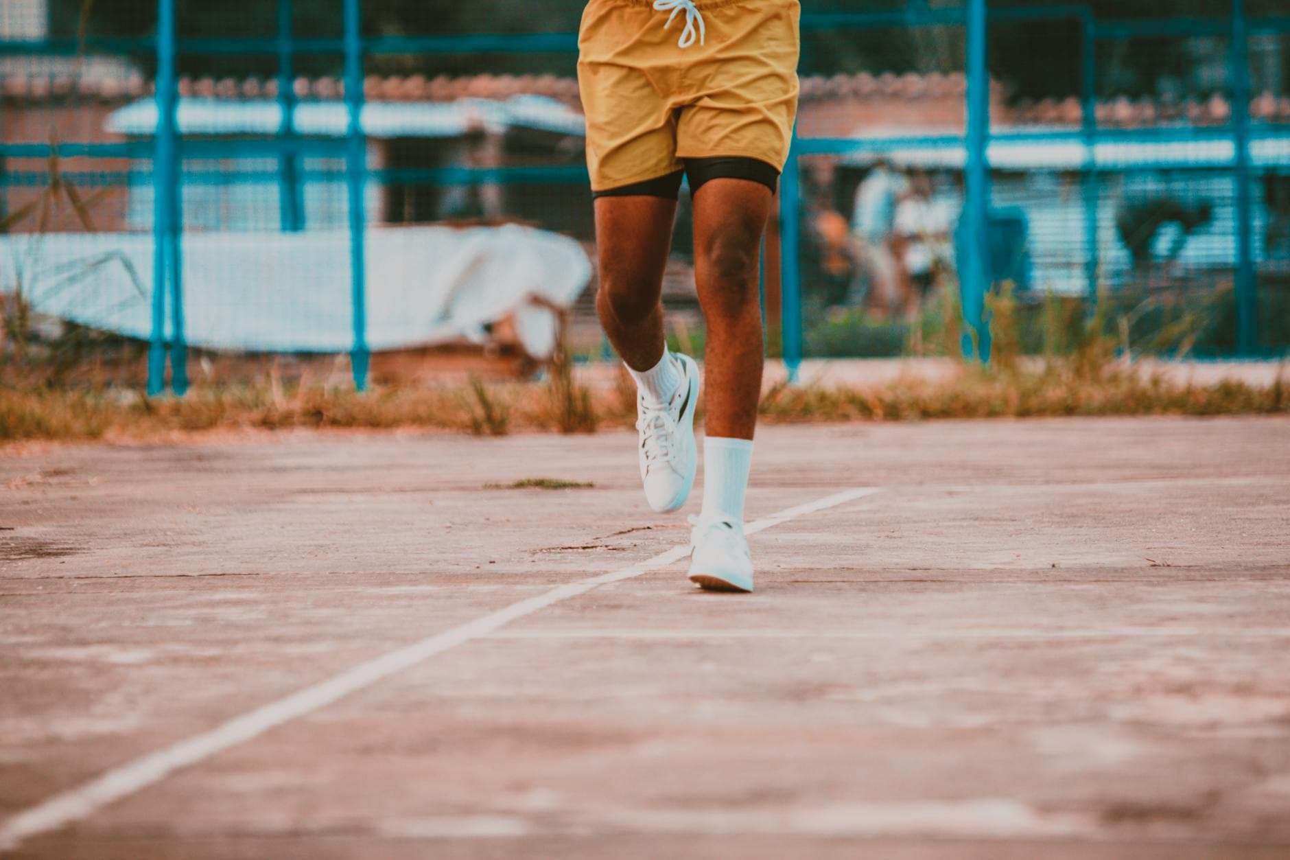 Por qué correr descalzo te hace más rápido (y cuándo no)
